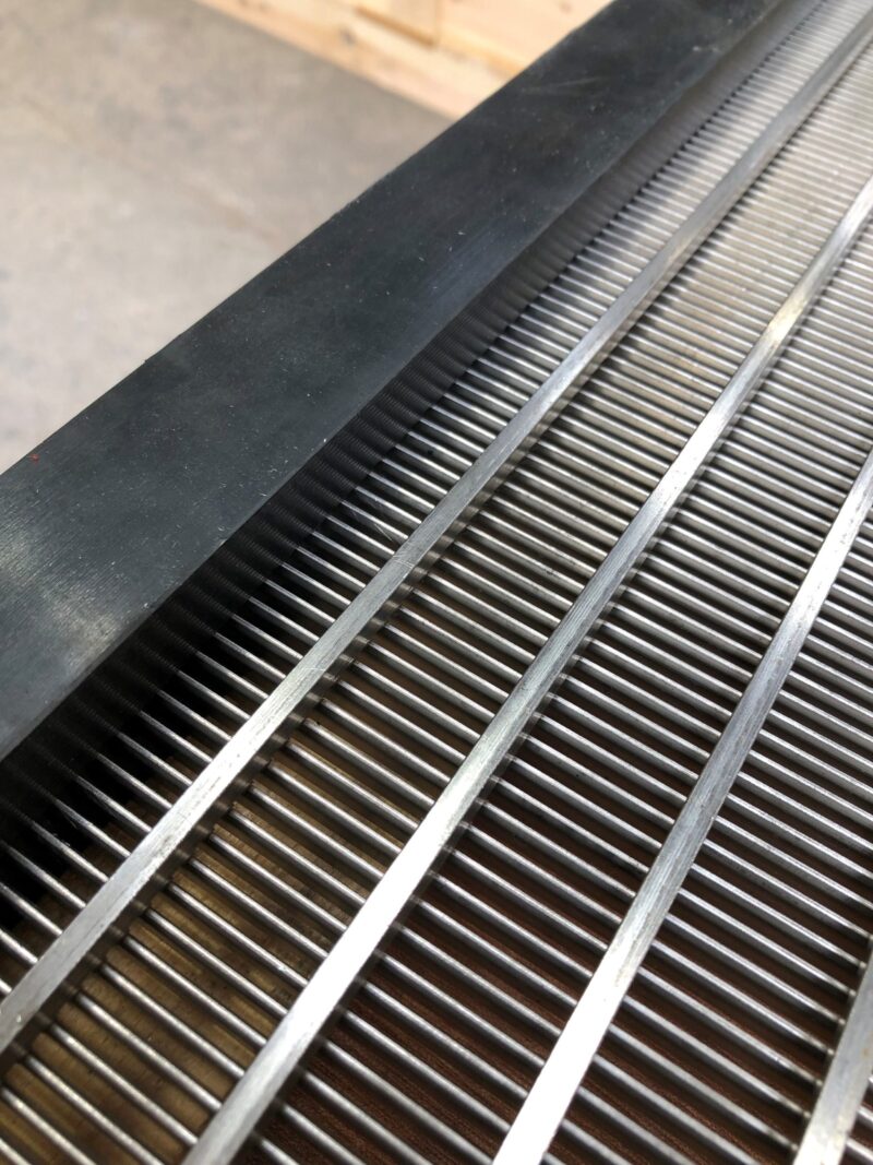 Welded wedge wire bonded rubber edge | Optima International