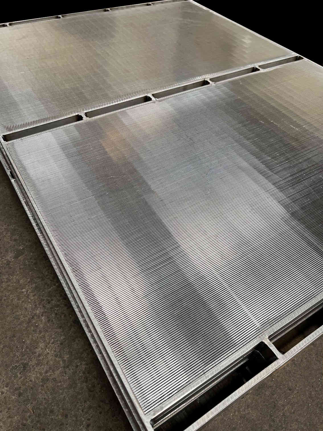 Wedge wire vibrating panels | food processing machinery | Optima International